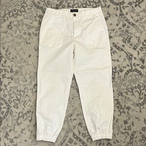 Banana Republic Women’s Cream Chino Joggers - Size 10!